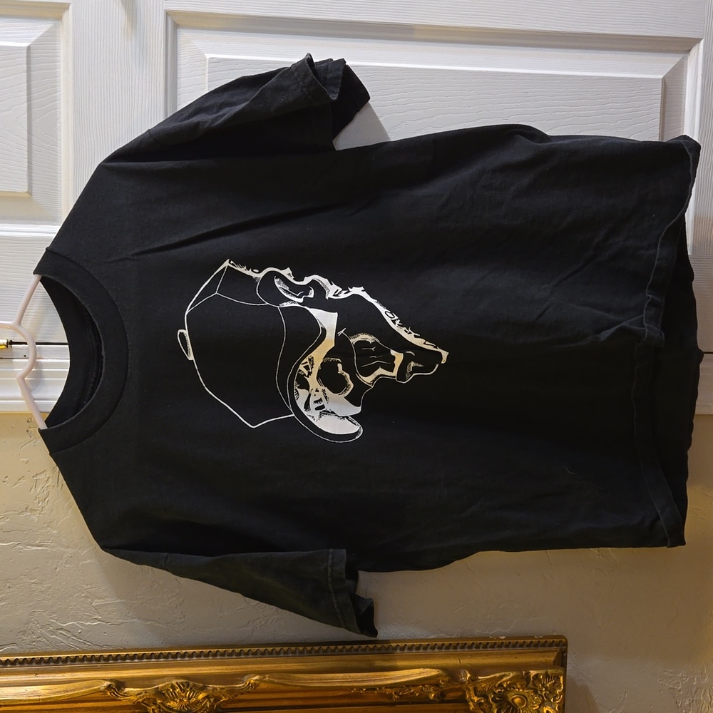 Classic Platinum Black Graphic Mens Tee